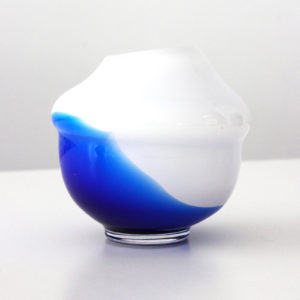 Volcano Glass Vase White-Blue Small 01