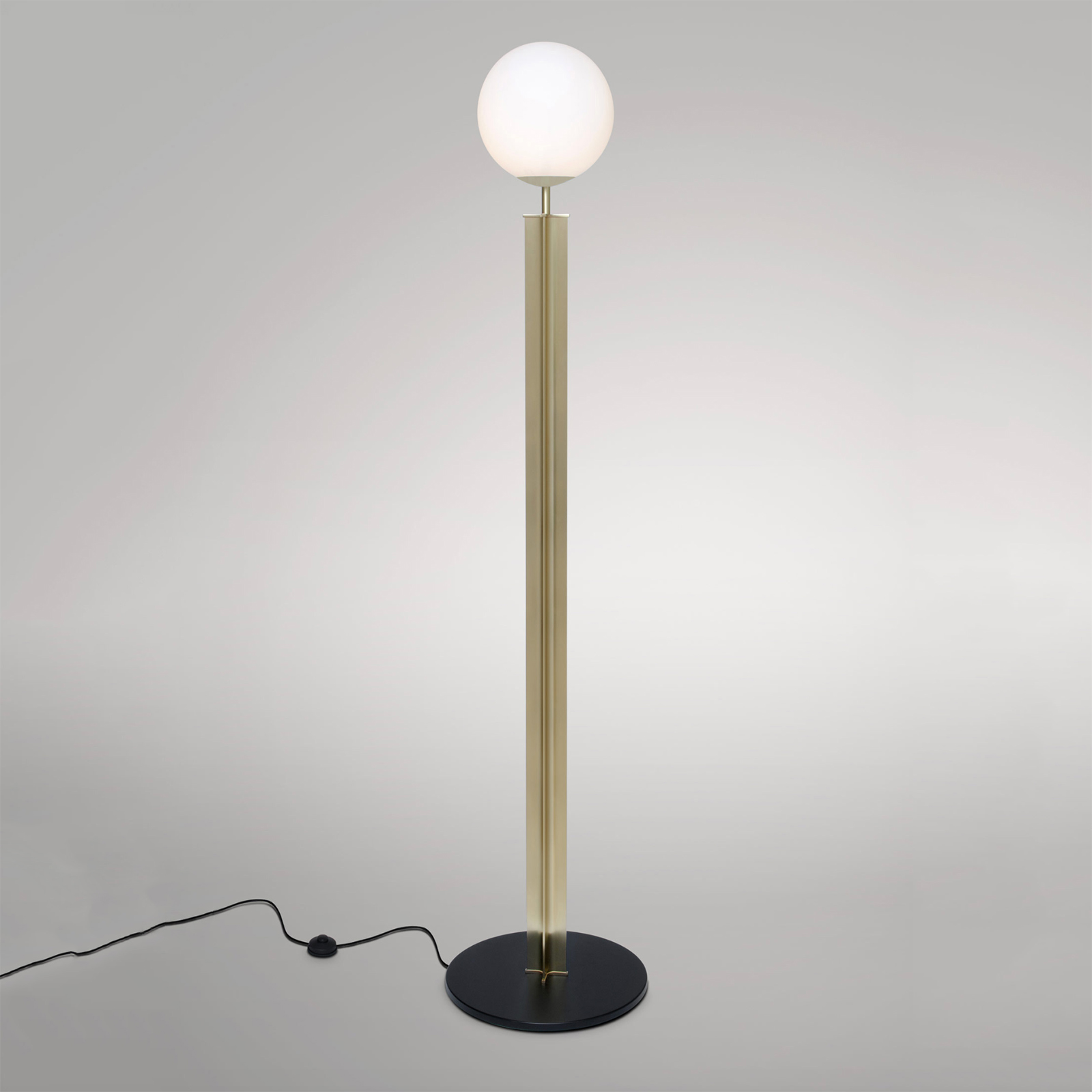 Featured image of post Column Floor Lamps With Shelves : Floor lamps not only add light to your room, but they also make beautiful pieces to enhance your home decor.