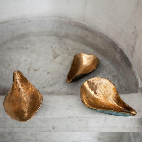 Oyster Solid Bronze Dish